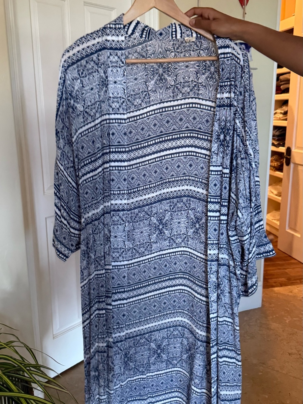 Rip Curl Blue and White Patterned Open Front Kimono